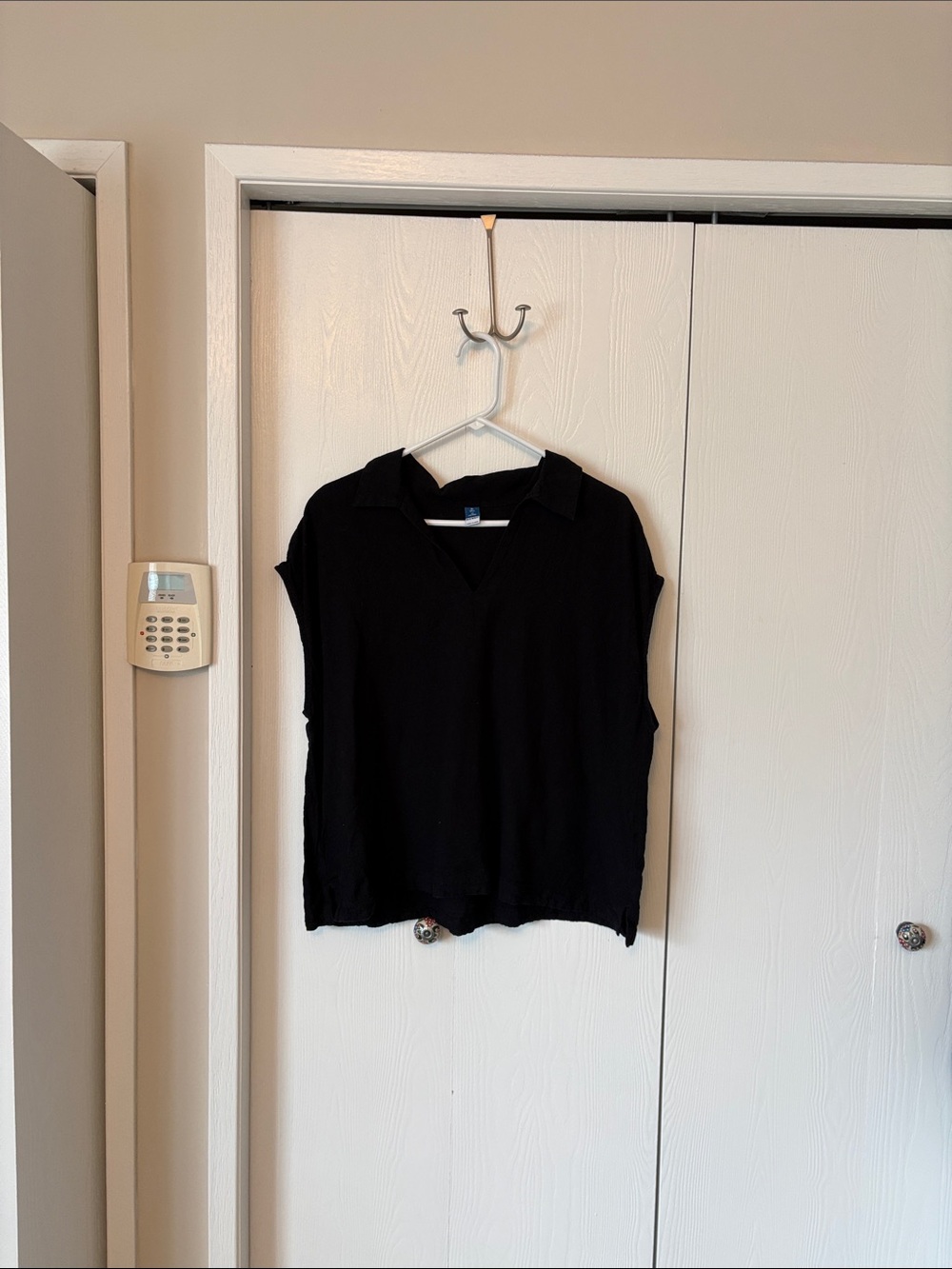 Black V-Neck Short Sleeve Top